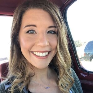 Meet your Posher, Lauren